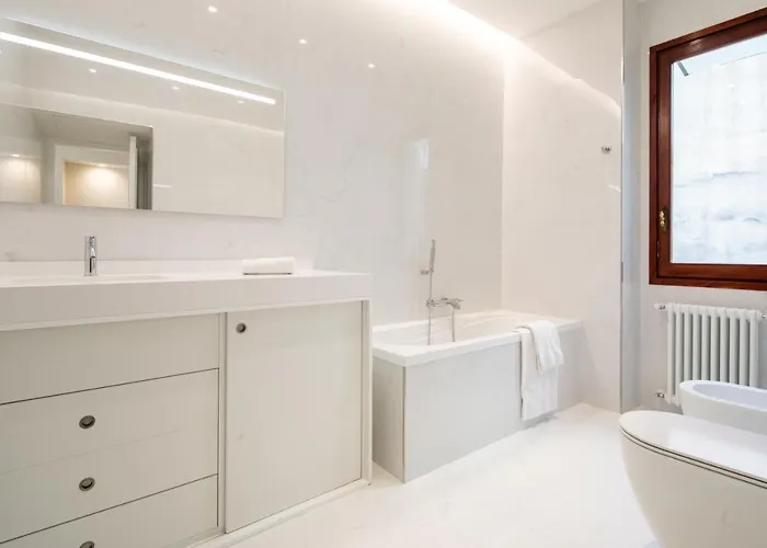 Apartment Ponte Vecchio White By Mmega *