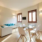 Apartment Ponte Vecchio White By Mmega *
